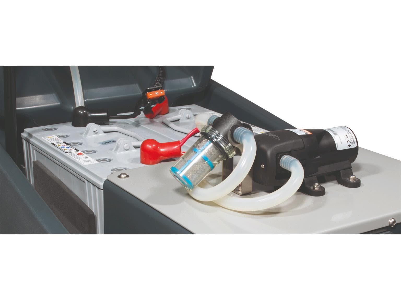 Aufsitz-Scheuersaugmaschine CR G8055/100T mit PPN-Scheuerbürste