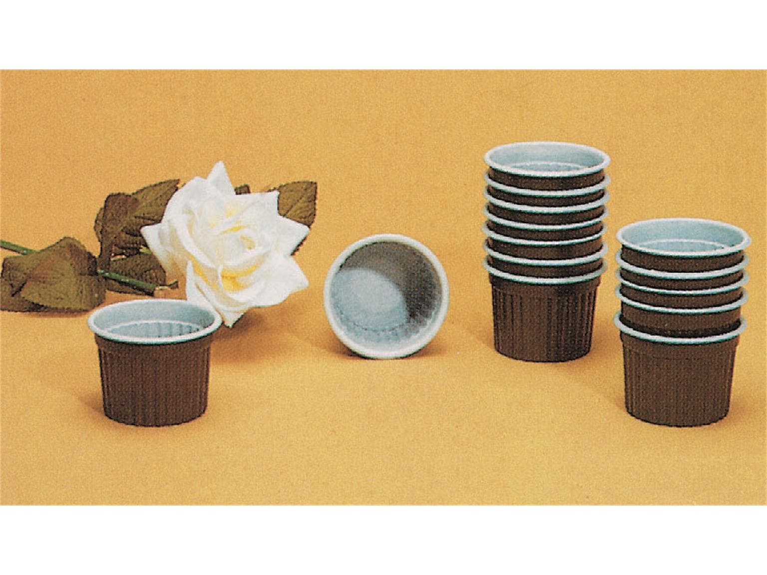 Soufflé Becher, aussen braun, innen weiss, ø 72.5/56 mm, Höhe 54 mm