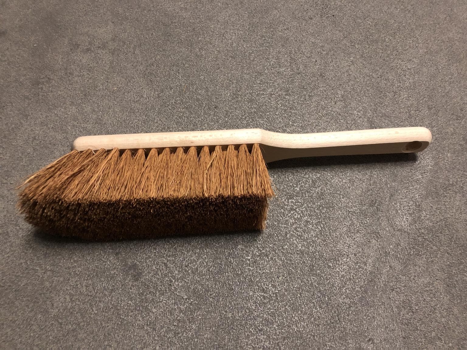 Handfeger 32 cm, Besatz Kokos, aus Buchenholz, schwere Form