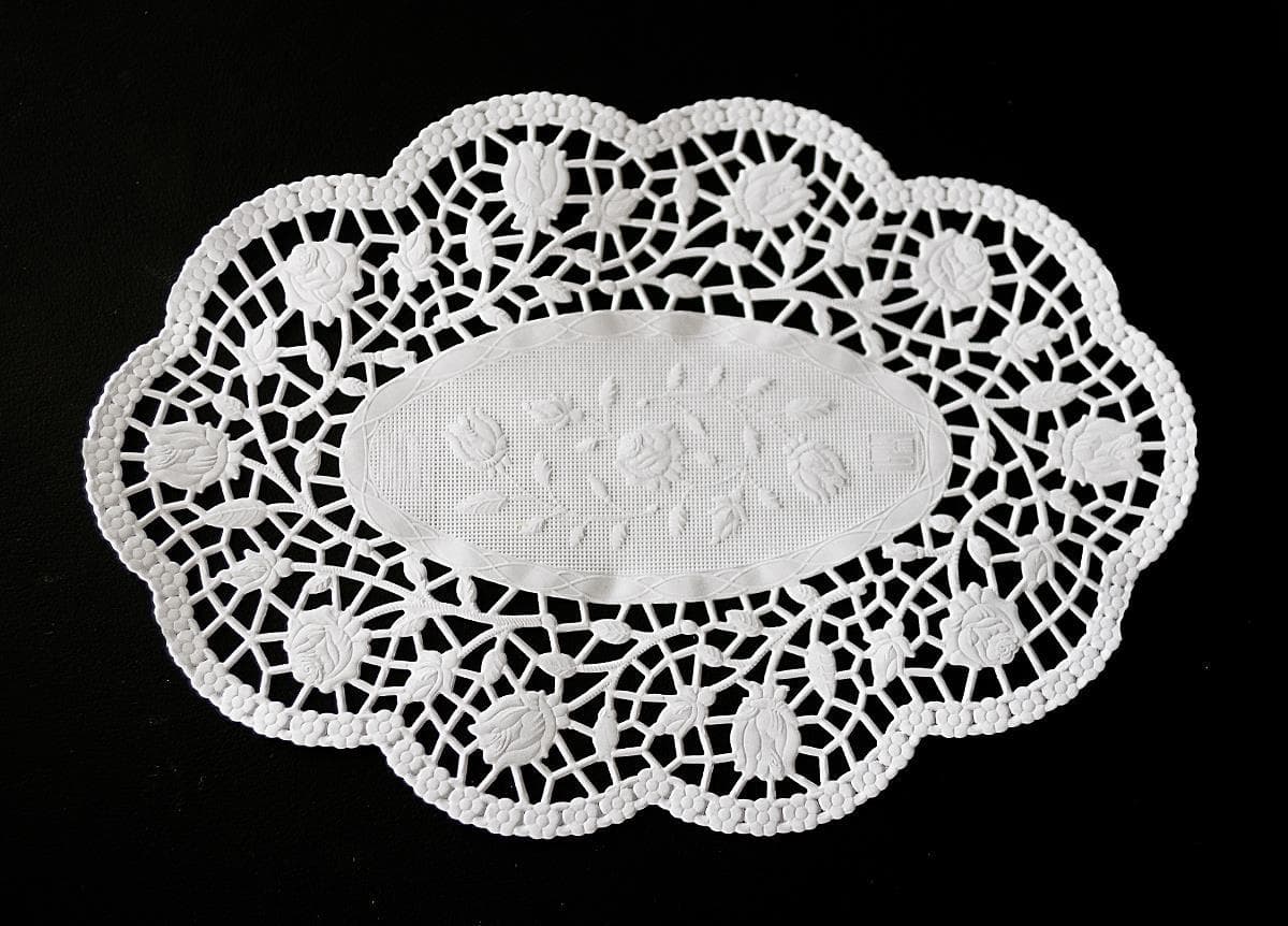 Tortenspitzen 18 x 26 cm oval, hochweiss