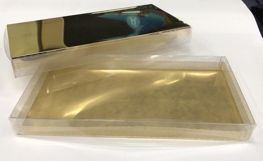 Confiserieschachtel aus PVC 213x106x22mm, mit Goldboden