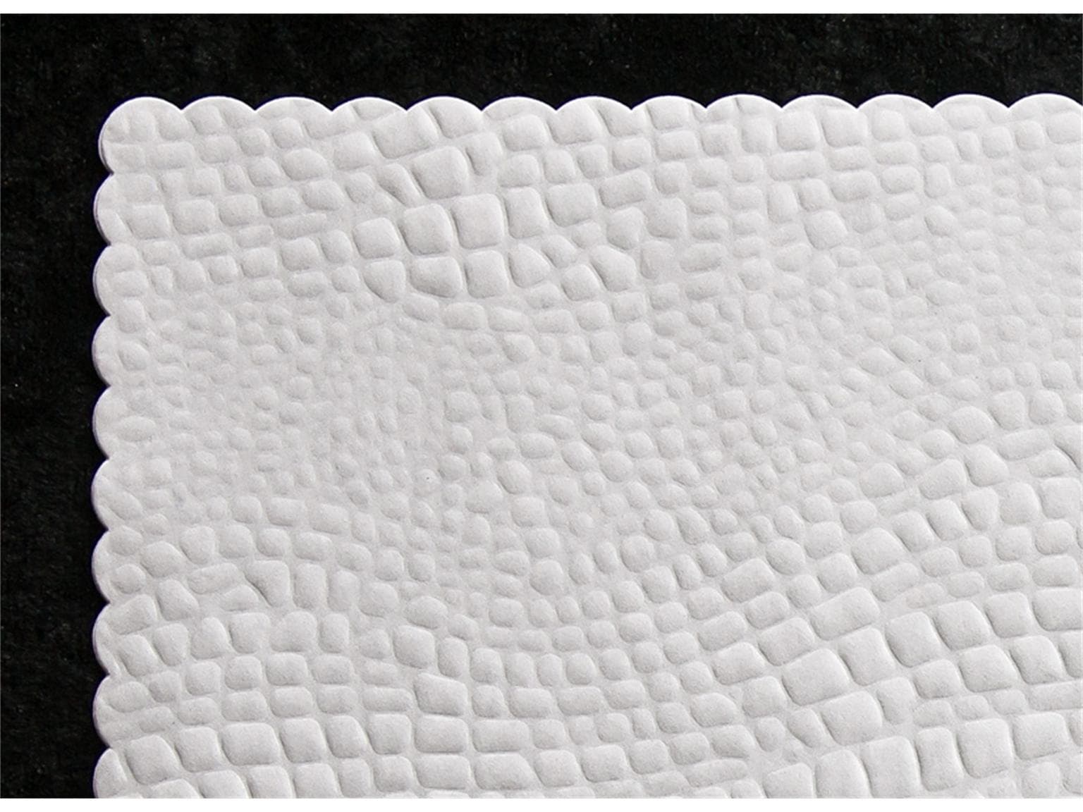 Tovaglietta coccodrillo 50 gm2, 28 x 38 cm bianco, bordo seghettato