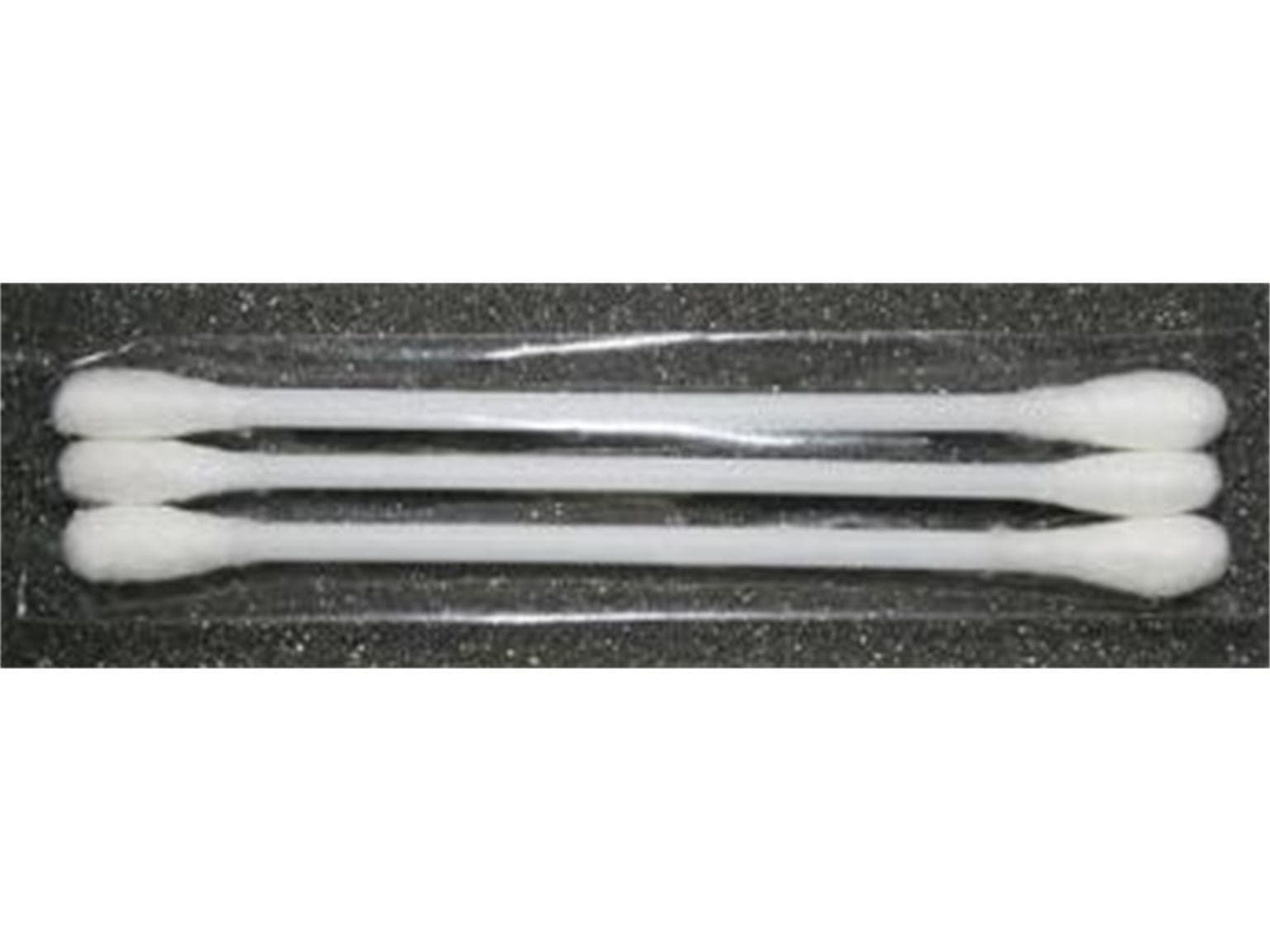 Cotons-tiges de 8 cm de long, emballés dans un sachet plastique