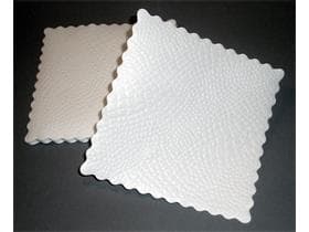 Carta da forno coccodrillo 50 gm2, quadrata 17 x 17 cm, bianca, con bordo ondulato