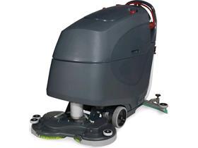 NUMATIC SCHEUERSAUGMASCHINE  Batterie-Scheuersaugmaschine mit Fahrant